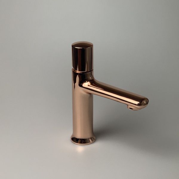 Однорычажный смеситель для раковины (излив 12 см), с донным клапаном, цвет глянцевая медь