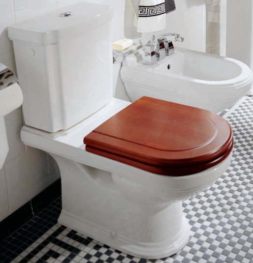 Сиденья для унитазов Сиденье для унитаза, цвет орех, петли хром 