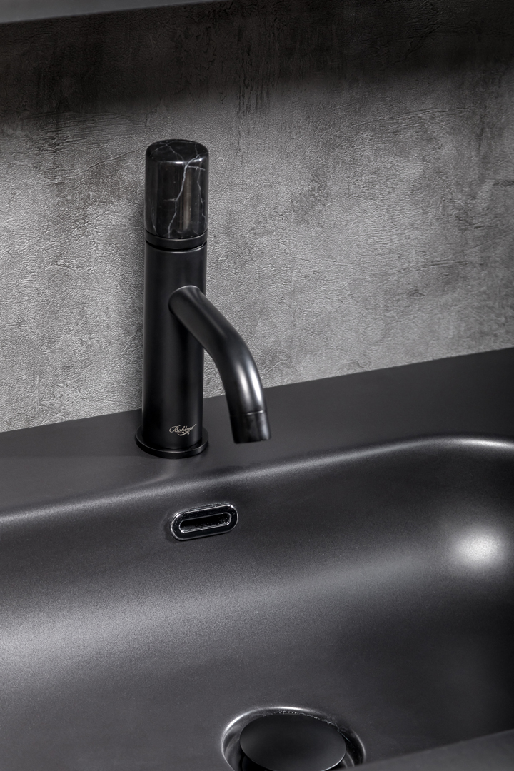 Смесители Смеситель для умывальника низкий BLACK MRAMOR BLACK 