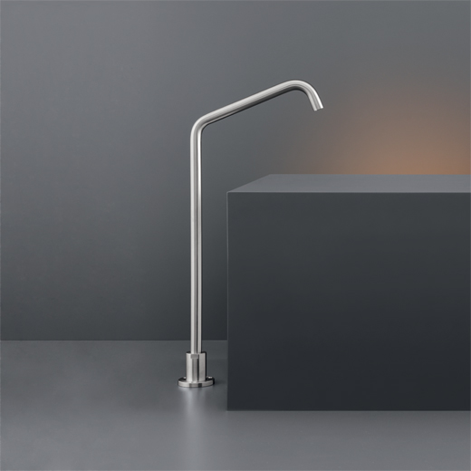 Комплектующие Отдельно стоящий кран для ванны. Высота: 680 мм NEU22 
