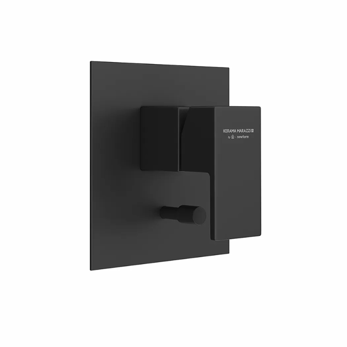 Смесители Встроенный однорычажный смеситель для душа с переключателем на 2 источника, цвет черный матовый 