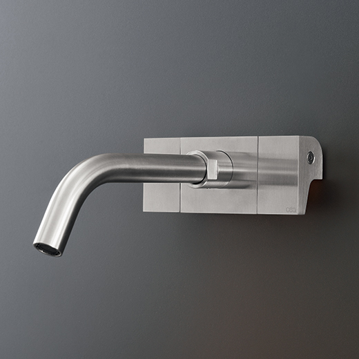 Смесители Настенный двухрычажный смеситель с краном. Длина 235 мм 