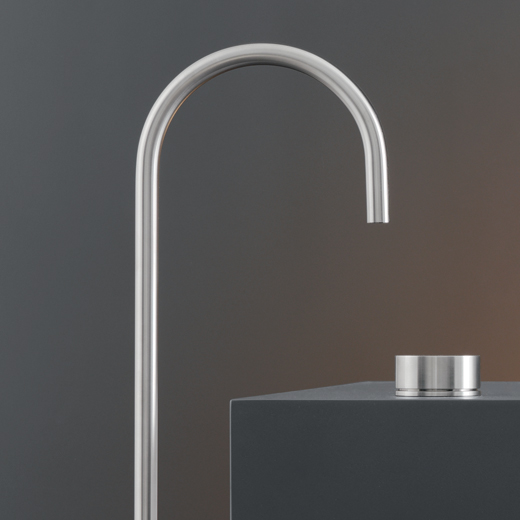 Комплектующие Отдельно стоящий кран для ванны. Высота: 750 мм FRE58 