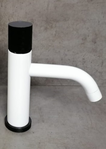 Смесители Смеситель для умывальника низкий WHITE MRAMOR BLACK 