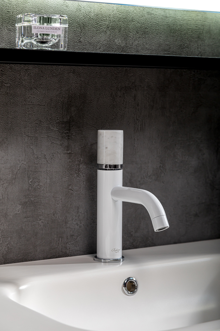 Смесители Смеситель для умывальника низкий WHITE MRAMOR WHITE 