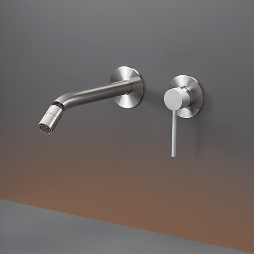 Смесители Настенный смеситель с настраиваемым краном. Длина макс. 165 мм и цветной ручкой GAS07 