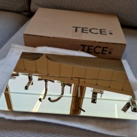 Системы инсталляции Металлическая панель смыва унитаза TECEsquare с цветным PVD покрытием, глянец, позолоченный 