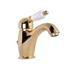 Смесители Gattoni Orta Смеситель для раковины с низким изливом, с белой ручкой, с донным клапаном, цвет золото 24кт (Заказ по запросу!)